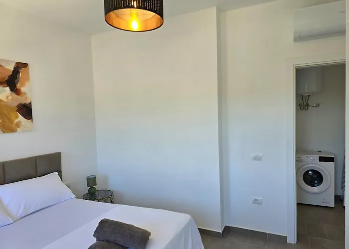 Sunny - 273 Apartamento